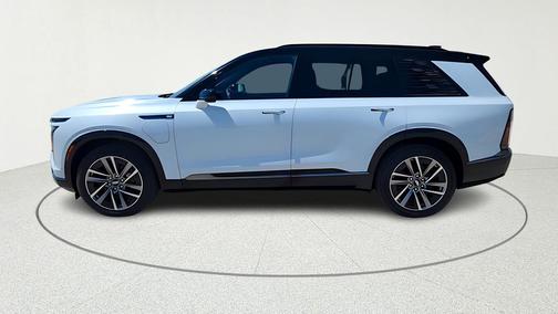 Vibrant White Tricoat 2026 Cadillac VISTIQ Sport