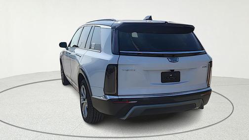 Vibrant White Tricoat 2026 Cadillac VISTIQ Luxury