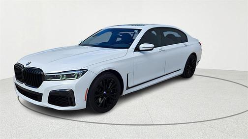 2022 BMW 740 i
