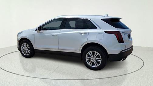 Crystal White Tricoat 2024 Cadillac XT5 Luxury