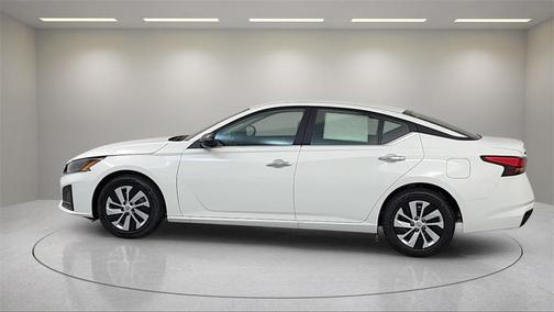 2025 Nissan Altima S FWD