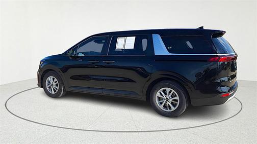 2023 Kia Carnival LX