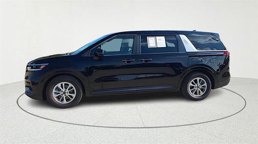 2023 Kia Carnival LX