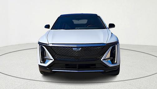 Vibrant White Tricoat 2026 Cadillac LYRIQ Premium Luxury