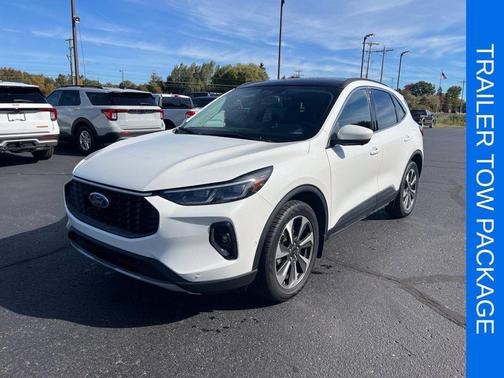 White 2023 Ford Escape Platinum