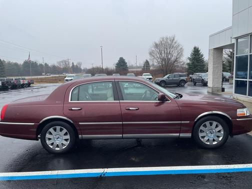 2004 Lincoln Town Car Ultimate