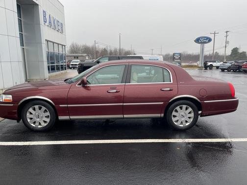 2004 Lincoln Town Car Ultimate