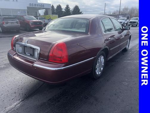 2004 Lincoln Town Car Ultimate