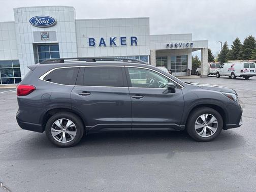 Magnetite Gray Metallic 2023 Subaru Ascent Premium 8-Passenger