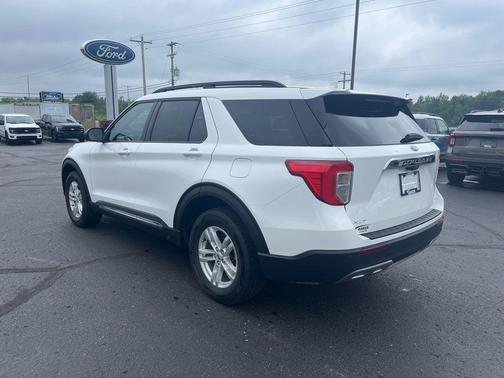 White Metallic 2023 Ford Explorer XLT