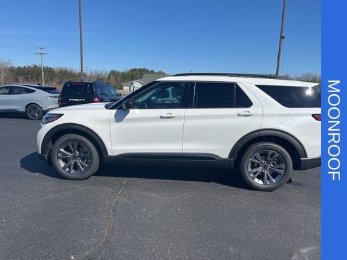 Star White 2026 Ford Explorer Active