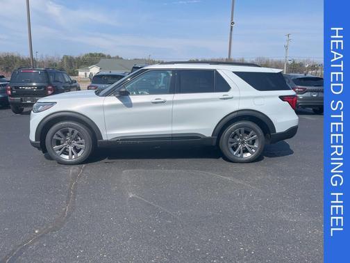 Space White Metallic 2026 Ford Explorer Active