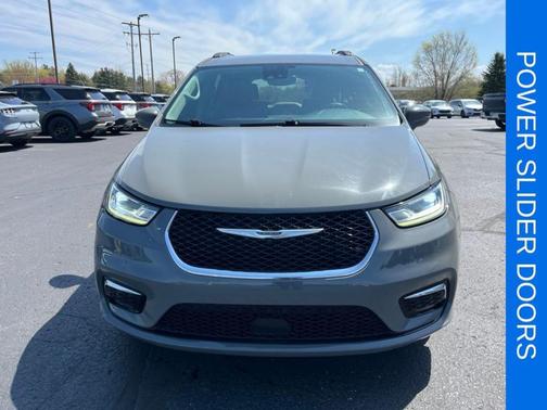 Ceramic Gray Clearcoat 2022 Chrysler Pacifica Touring-L