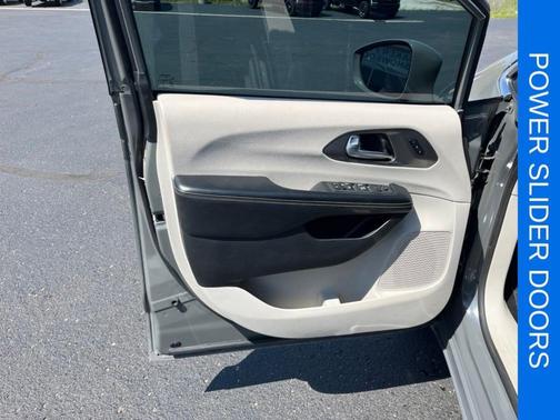 Ceramic Gray Clearcoat 2022 Chrysler Pacifica Touring-L