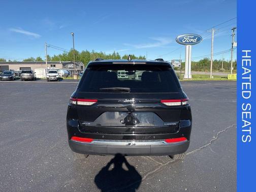 Diamond Black 2023 Jeep Grand Cherokee Laredo
