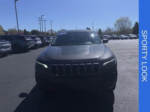 Granite Crystal Clearcoat Metallic 2019 Jeep Cherokee Trailhawk
