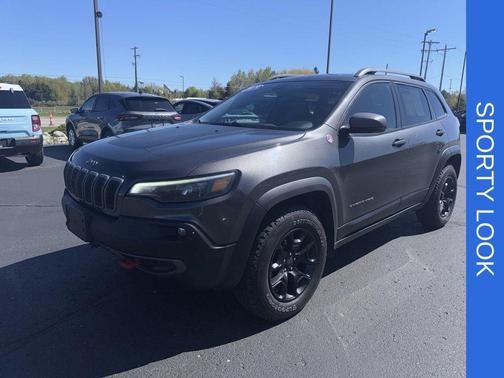 Granite Crystal Clearcoat Metallic 2019 Jeep Cherokee Trailhawk