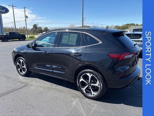 Black Metallic 2025 Ford Escape ST-Line Elite