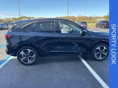 Black Metallic 2025 Ford Escape ST-Line Elite