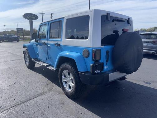 Chief Clearcoat 2017 Jeep Wrangler Unlimited Sahara