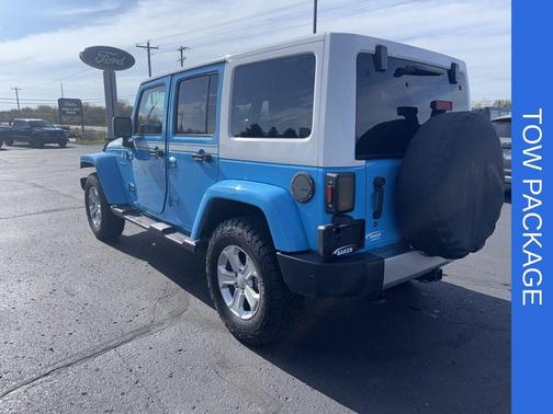 Chief Clearcoat 2017 Jeep Wrangler Unlimited Sahara