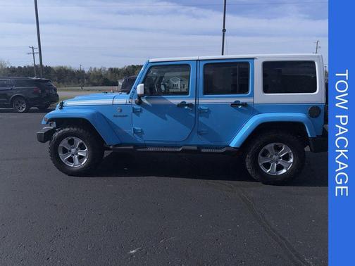 Chief Clearcoat 2017 Jeep Wrangler Unlimited Sahara