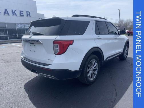 White Metallic 2022 Ford Explorer XLT