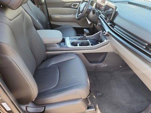 Metal 2026 Kia Carnival LXS