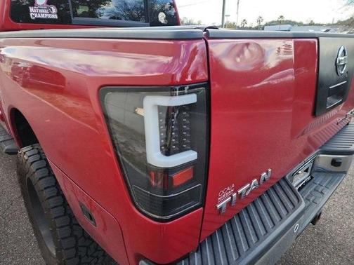 2010 Nissan Titan SE