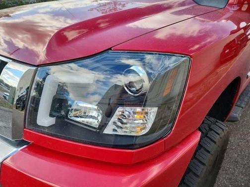 2010 Nissan Titan SE