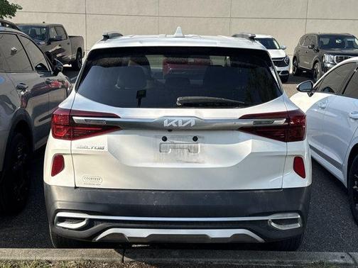 Snow White Pearl 2023 Kia Seltos EX