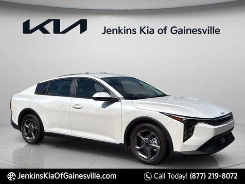 Snow White Pearl 2026 Kia K4 LXS