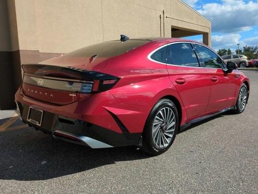 2025 Hyundai SONATA Hybrid Limited