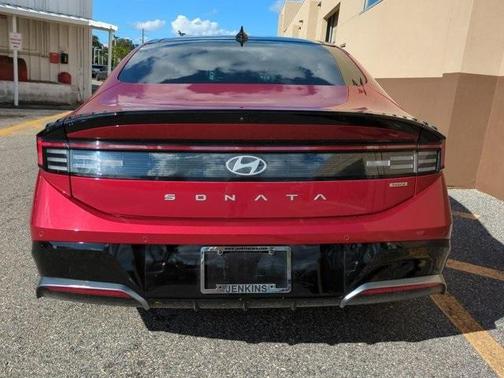 2025 Hyundai SONATA Hybrid Limited