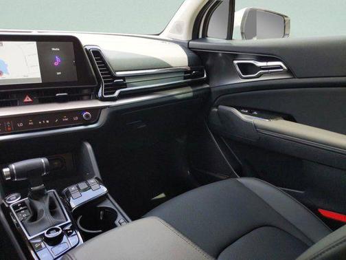 Glacial White Pearl 2023 Kia Sportage EX