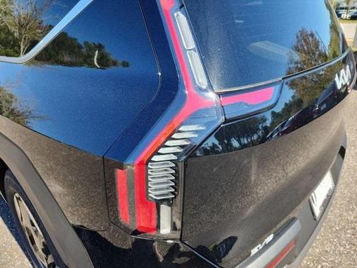 2026 Kia EV9 Light Long Range