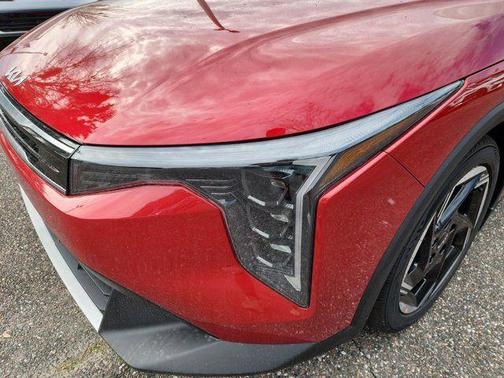 Currant Red 2025 Kia K4 EX