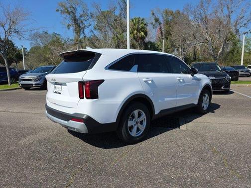 2025 Kia Sorento LX