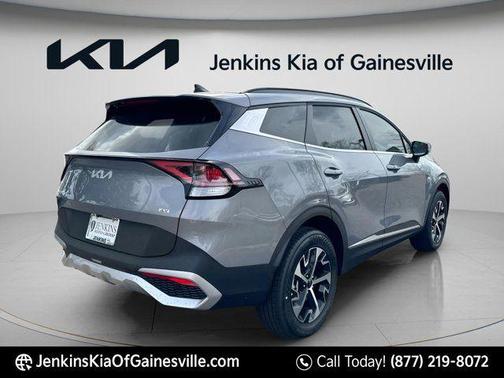 Everlasting Silver 2025 Kia Sportage EX