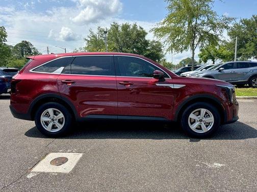 2025 Kia Sorento LX