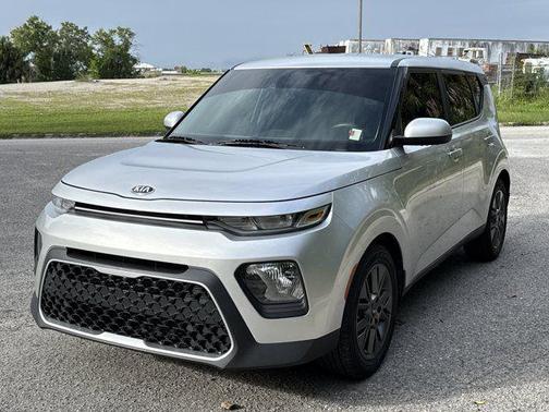 Sparkling Silver 2021 Kia Soul S