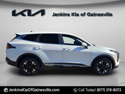Snow White Pearl 2026 Kia Sportage Hybrid LX
