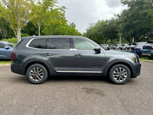 2024 Kia Telluride LX