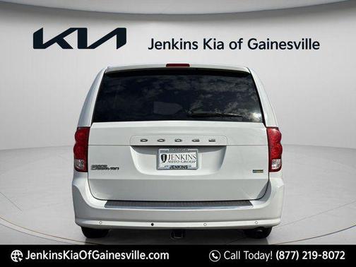 White Knuckle Clearcoat 2017 Dodge Grand Caravan SE