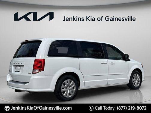 White Knuckle Clearcoat 2017 Dodge Grand Caravan SE
