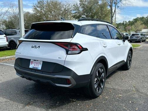 Glacial White Pearl 2024 Kia Sportage X-Line