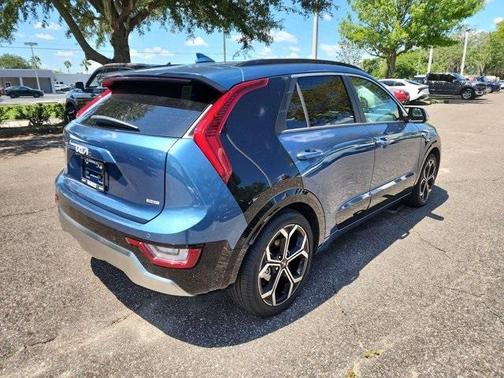 2023 Kia Niro Plug-In Hybrid SX Touring