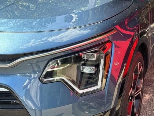 2023 Kia Niro Plug-In Hybrid SX Touring