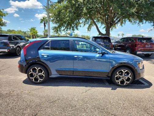 2023 Kia Niro Plug-In Hybrid SX Touring
