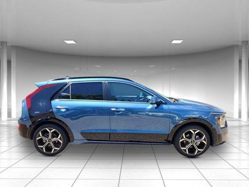 2023 Kia Niro Plug-In Hybrid SX Touring